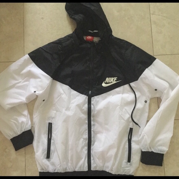 Other - Nike windbreaker black and white jacket